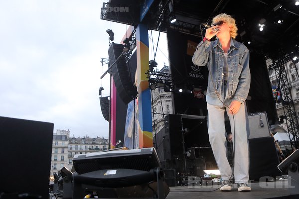 JOHNNY JANE - 2023-06-29 - PARIS - Parvis de l'Hotel de Ville - 